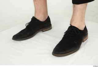 Steve Q black oxford shoes foot 0002.jpg